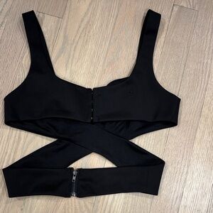 Akira Elegant Black Cross-Back Cutout Crop Top Bralette Size M/L